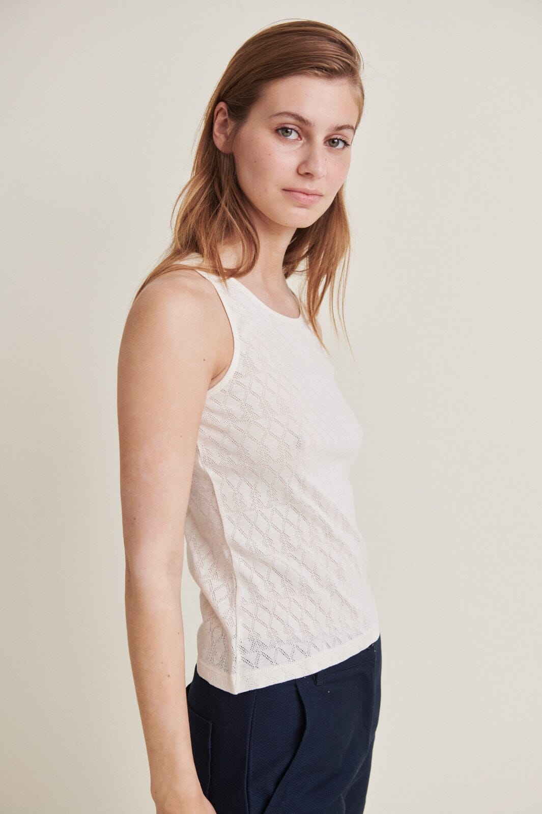 Basic Apparel - Ana Tank Gots - 600 White Swan Toppe 