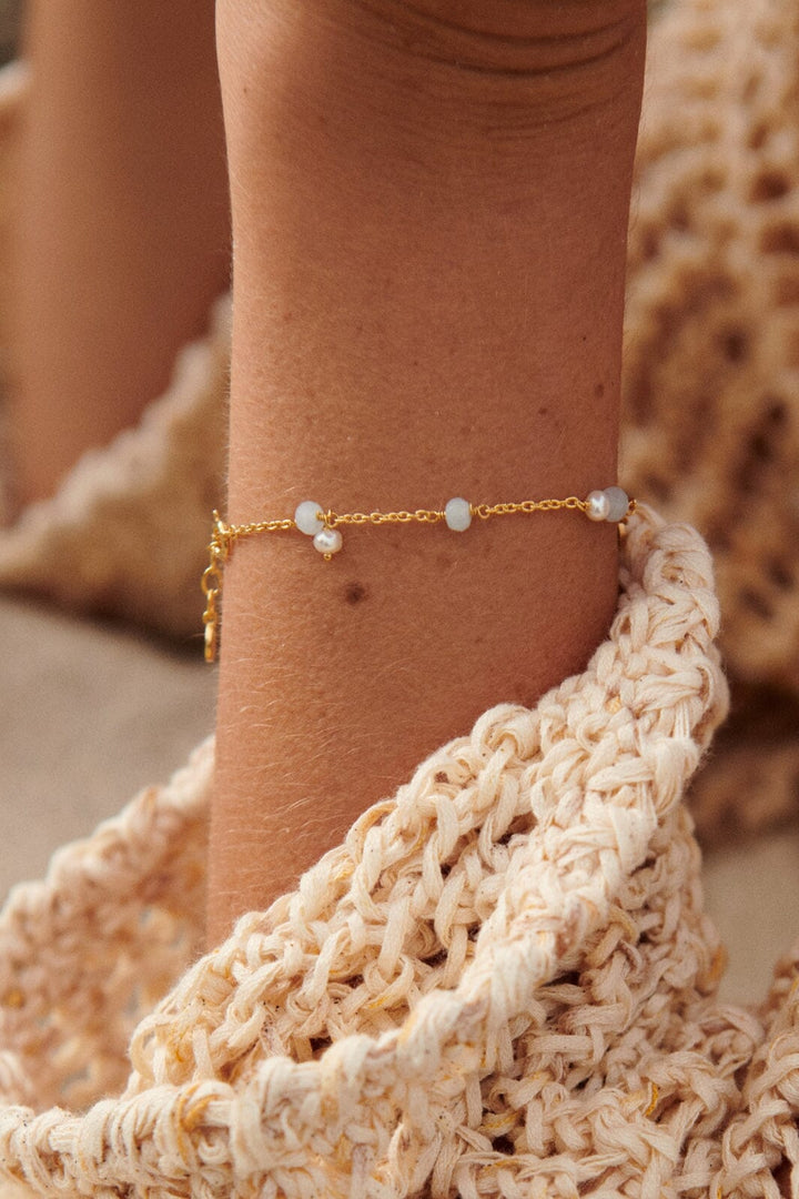 Forudbestilling - Pernille Corydon Jewellery - White Dreams Bracelet - Gold Armbånd 