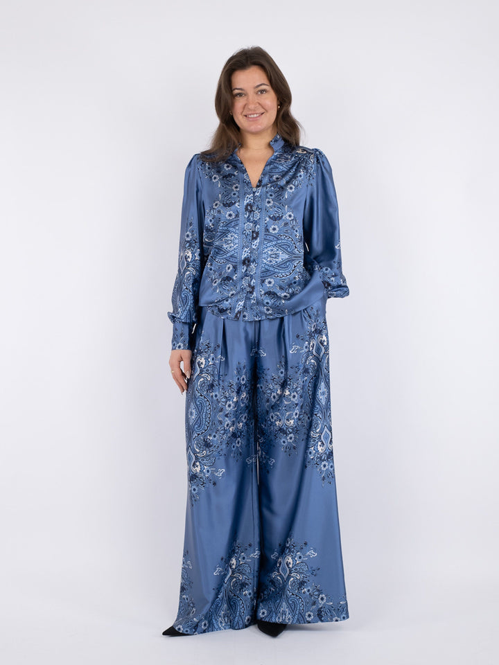 Neo Noir - Massima Paisley Border Blouse - Dusty Blue