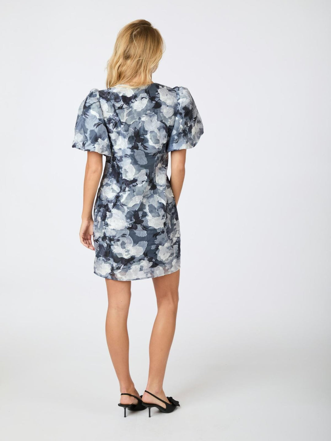 Neo Noir - Sika Brocade Floral Dress - Floral Grey Kjoler 