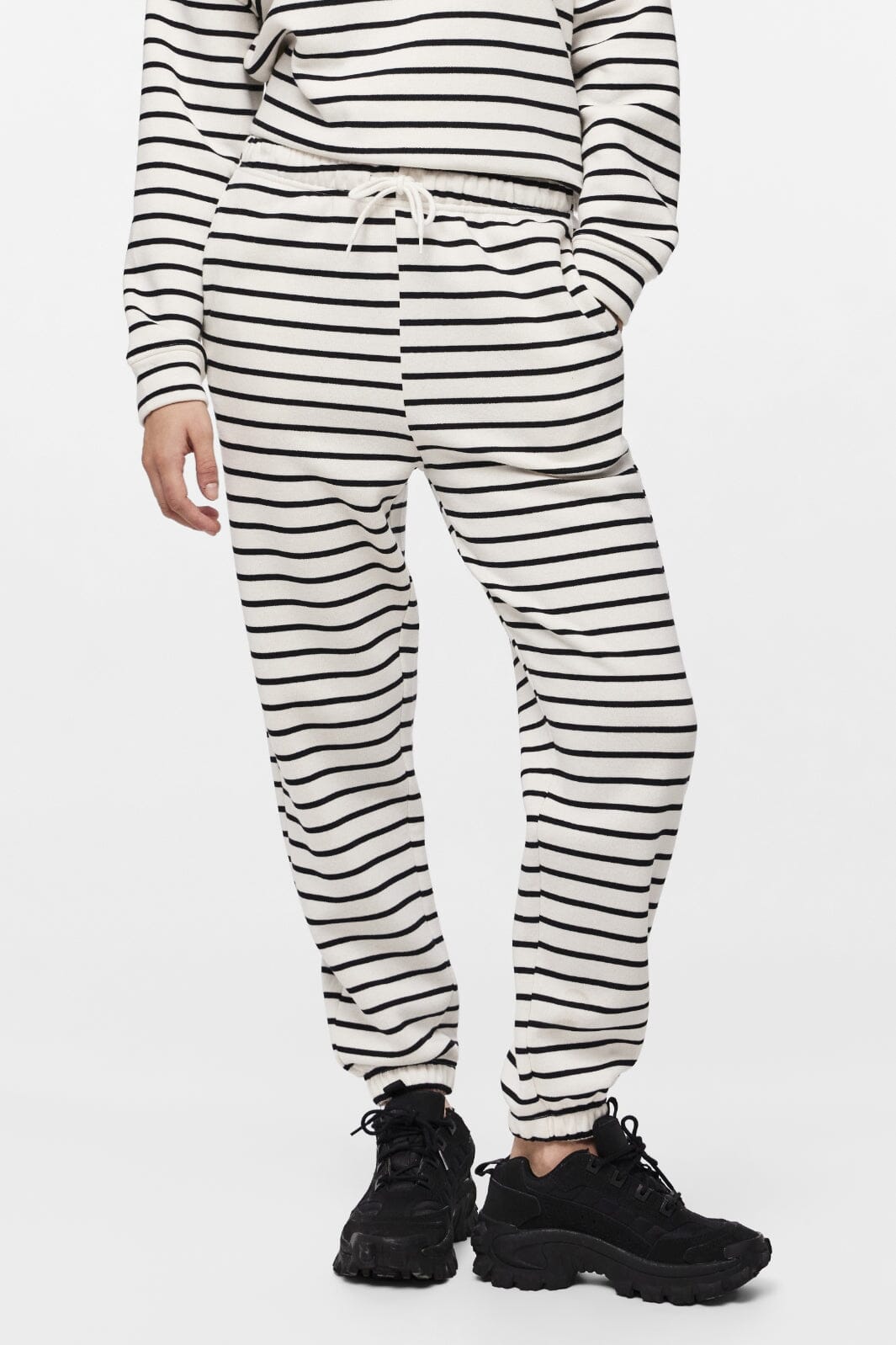 Pieces - Pcchilli Sweat Pants Stripes 17146885 - 4641976 - Cloud Dancer Black