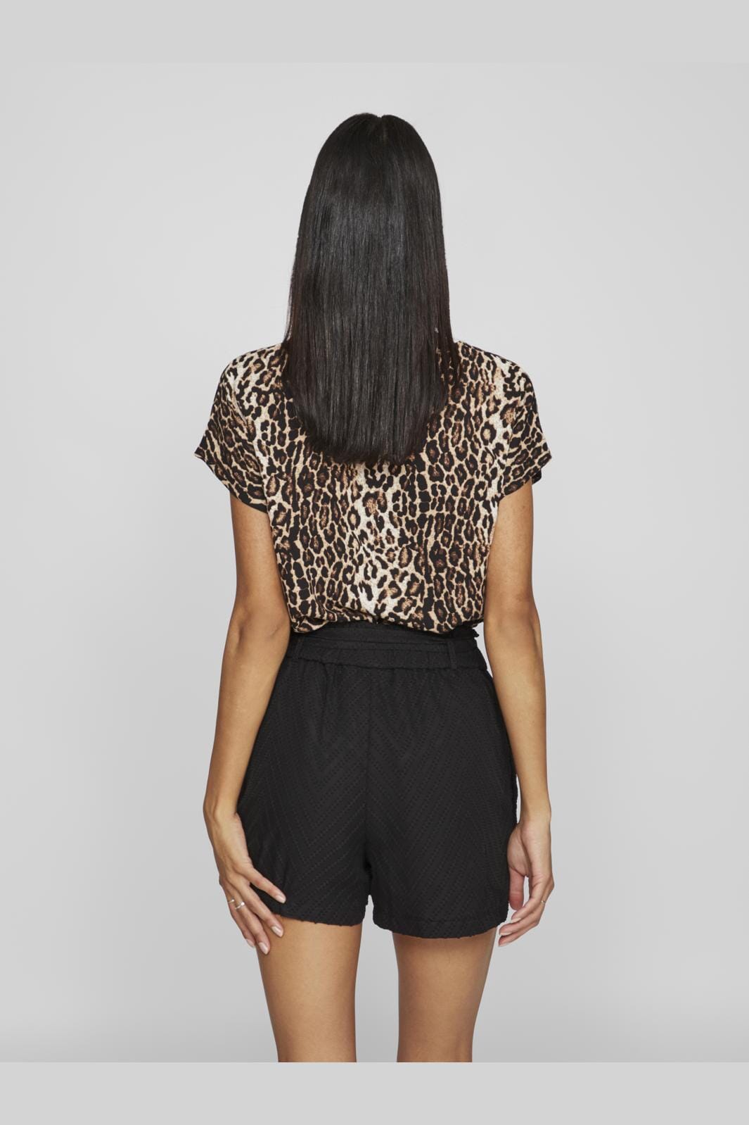 Vila - Ya S/S V-Neck Top - 4706824 Black Aop Leo